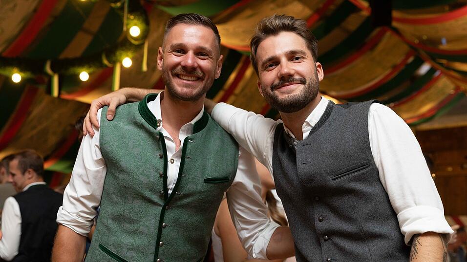 Die Partybilder vom Samstag, 8. August, aus dem Festzelt Weckmann. Die Partybilder vom Samstag, 8. August, aus dem Festzelt Weckmann.