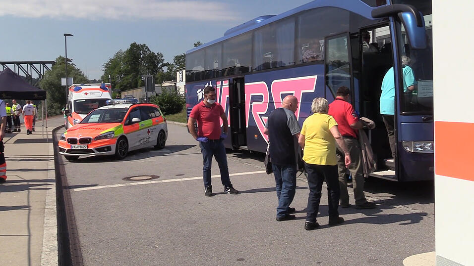 Magen-Darm-Infekt an Bord einer Donau-Kreuzfahrt! Etwa 120 G&auml;ste waren von Ungarn aus mit dem Schiff nach Passau gestartet. Dort mussten letztlich 13 Passagiere &auml;rztlich versorgt werden.