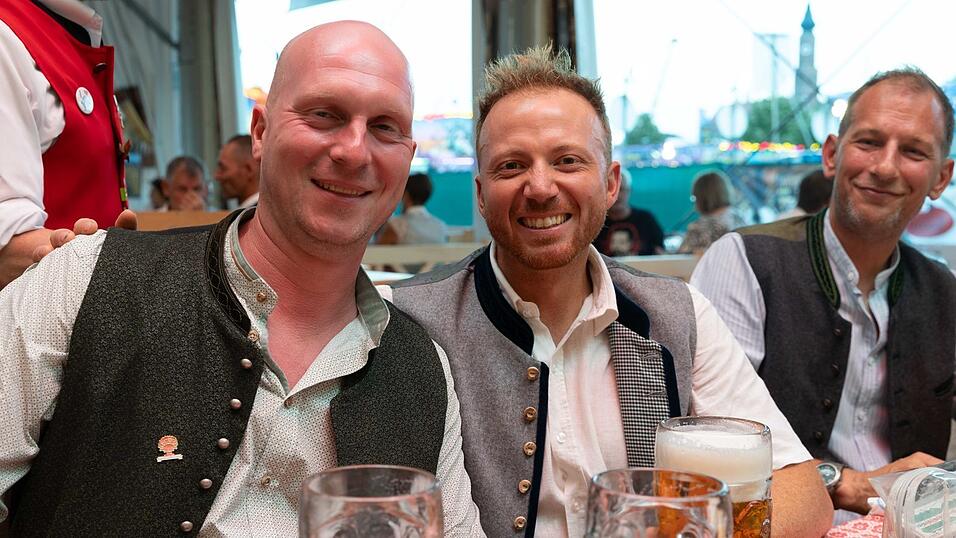 Die Partybilder vom Sonntag, 9. August, aus dem Festzelt Greindl. Die Partybilder vom Sonntag, 9. August, aus dem Festzelt Greindl.