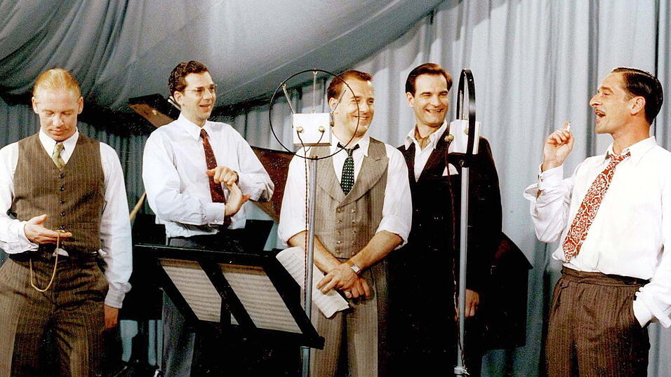 'Comedian Harmonists' (1997) in Berlin: Ben Becker, Kai Wiesinger, Heino Ferch, Heinrich Schafmeister, Max Tidof und Ulrich Noethen. 'Comedian Harmonists' (1997) in Berlin: Ben Becker, Kai Wiesinger, Heino Ferch, Heinrich Schafmeister, Max Tidof und Ulrich Noethen.