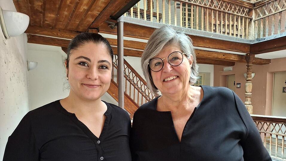 Meline Mazinjan (links) hat „Startklar Niederbayern“ von Barbara Bruckmeier übernommen. Meline Mazinjan (links) hat „Startklar Niederbayern“ von Barbara Bruckmeier übernommen.