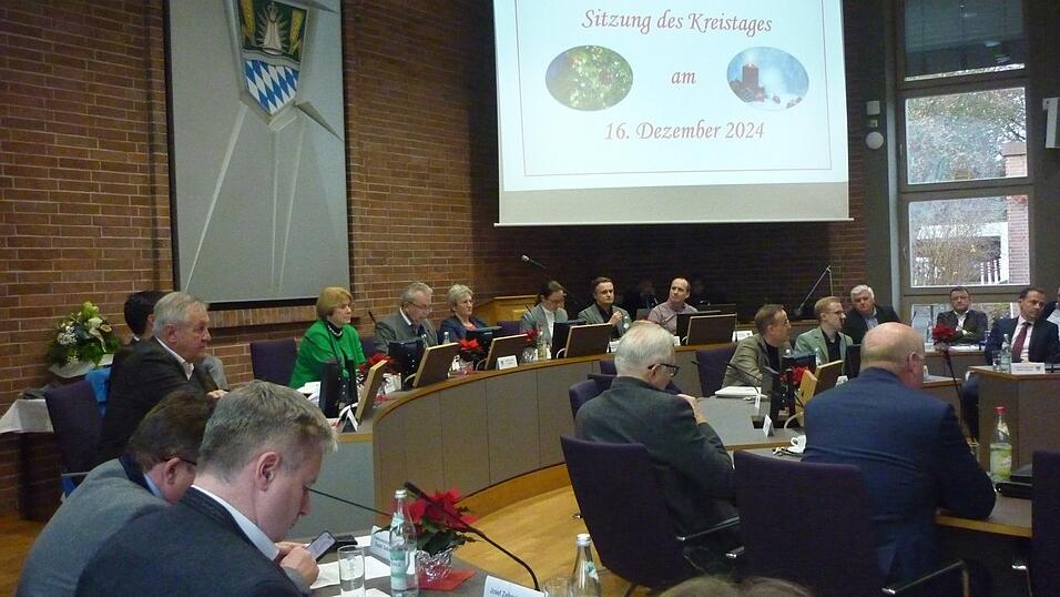 Jahresschlusssitzung in weihnachtlicher Atmosphäre Jahresschlusssitzung in weihnachtlicher Atmosphäre