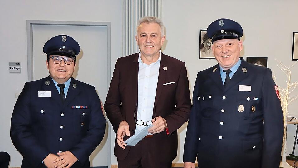 Auch der Moosburger Feuerwehrverein bekam eine Unterstützung. Auch der Moosburger Feuerwehrverein bekam eine Unterstützung.