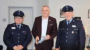 Auch der Moosburger Feuerwehrverein bekam eine Unterstützung. Auch der Moosburger Feuerwehrverein bekam eine Unterstützung.