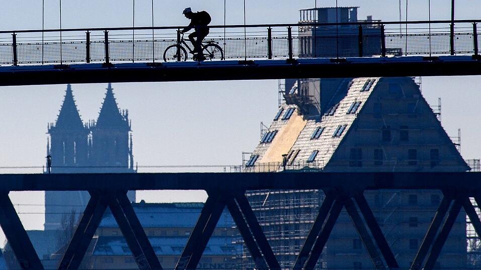 Nur wenige Regentropfen erwartet der Deutsche Wetterdienst am Wahlsonntag. Nur wenige Regentropfen erwartet der Deutsche Wetterdienst am Wahlsonntag.