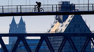 Nur wenige Regentropfen erwartet der Deutsche Wetterdienst am Wahlsonntag.
