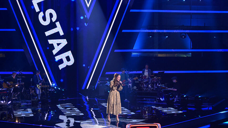 Samira Hofbauer bei ihrem Auftritt in den Blind Auditions von „The Voice of Germany“. Samira Hofbauer bei ihrem Auftritt in den Blind Auditions von „The Voice of Germany“.