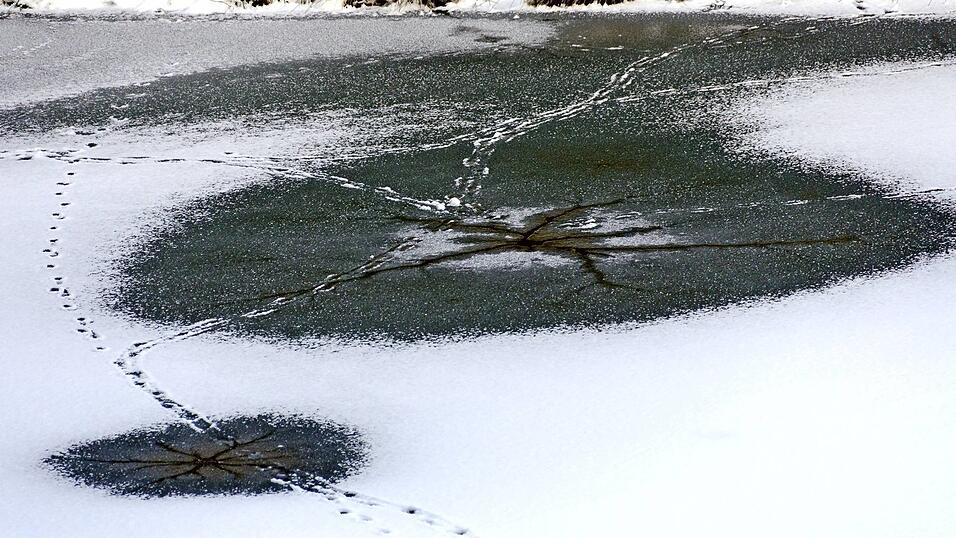 Ein Zehnj&auml;hriger ist in die vereiste Pfettrach eingebrochen (Symbolbild).