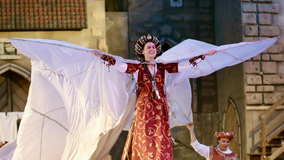 Eindr&uuml;cke von der Gruppe 'blau', die am Freitagabend die Drachenstich-Premiere gespielt hat.