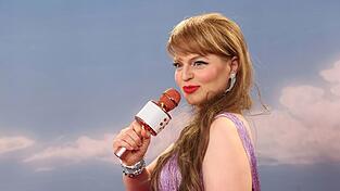 Katharina Schulze ist die künftige Trägerin des Schlappmaulordens - hier ist sie verkleidet als Taylor Swift. (Archivbild) Katharina Schulze ist die künftige Trägerin des Schlappmaulordens - hier ist sie verkleidet als Taylor Swift. (Archivbild)
