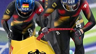 Laura Nolte (Pilotin) und Anschieberin Deborah Levi (Deutschland) legten im ersten Lauf gleich Start- und Bahnrekord hin. Laura Nolte (Pilotin) und Anschieberin Deborah Levi (Deutschland) legten im ersten Lauf gleich Start- und Bahnrekord hin.