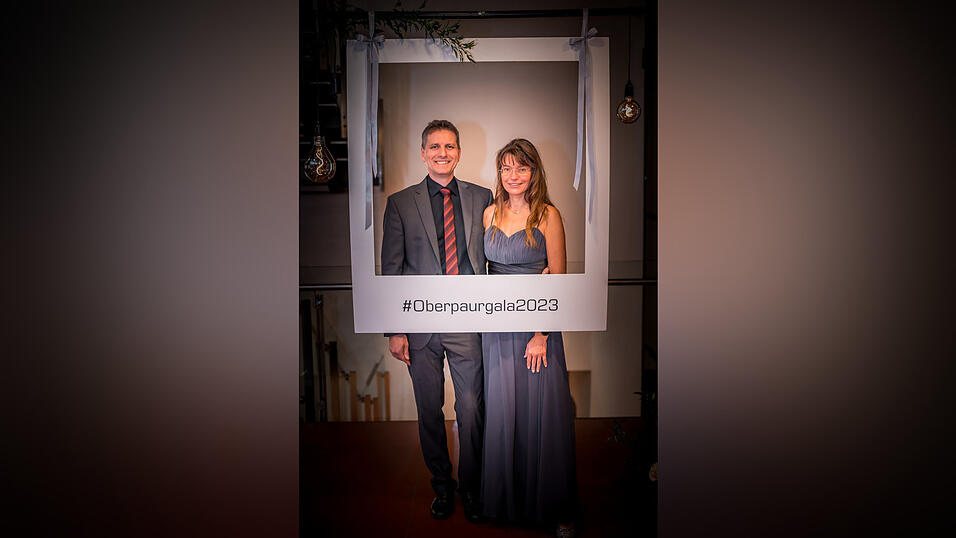 Anlässlich des 225-jährigen Bestehens veranstaltete das Landshuter Modehaus Oberpaur eine Jubliäumsgala - samt Vorführung historischer Abendkleider. Anlässlich des 225-jährigen Bestehens veranstaltete das Landshuter Modehaus Oberpaur eine Jubliäumsgala - samt Vorführung historischer Abendkleider.