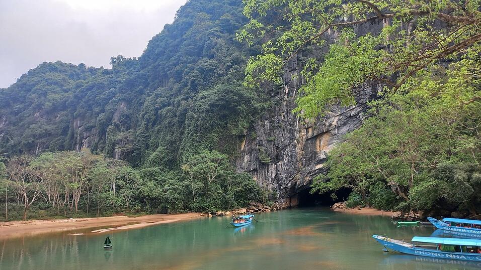Bilder von der Tour zur Sơn-Đoòng-Höhle.