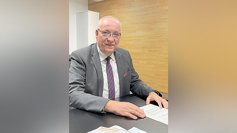 &bdquo;Anpacken statt aussitzen&ldquo; als Motto: Franz L&ouml;ffler ist seit 15 Jahren Chamer Landrat und seit 2008 Bezirkstagspr&auml;sident der Oberpfalz.