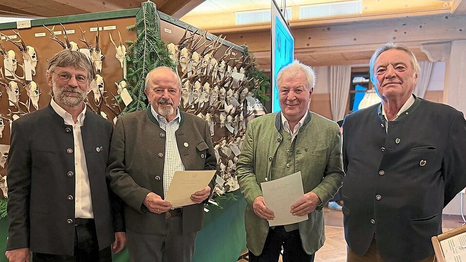 Bei der Mitgliederversammlung der BJV-Kreisgruppe Landshut in Zweikirchen standen auch Ehrungen verdienter Mitglieder auf dem Programm.