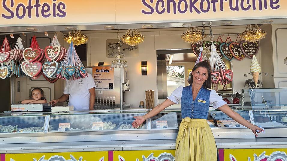 Marion Schieder, bekannte Moderatorin bei Antenne Bayern, besuchte am Donnerstag das Chamer Volksfest. Marion Schieder, bekannte Moderatorin bei Antenne Bayern, besuchte am Donnerstag das Chamer Volksfest.
