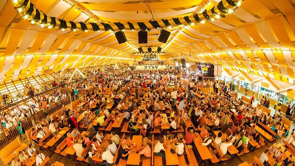 Ein Foto aus besseren Zeiten. 2021 wird es - wie schon 2020 - kein Volksfest in Straubing geben. Ein Foto aus besseren Zeiten. 2021 wird es - wie schon 2020 - kein Volksfest in Straubing geben.