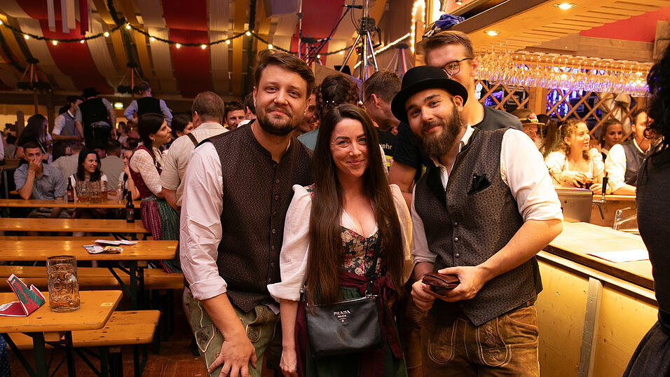 Die Partybilder vom Samstag, 16. August, aus dem Festzelt Krönner. Die Partybilder vom Samstag, 16. August, aus dem Festzelt Krönner.
