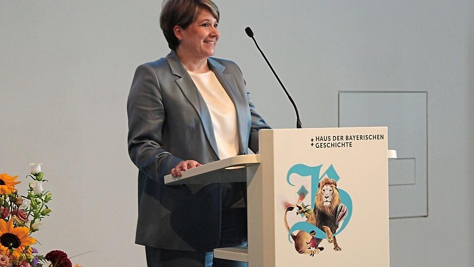Kerstin Wimmer wechselt von der Judikative in die Exekutive. Kerstin Wimmer wechselt von der Judikative in die Exekutive.