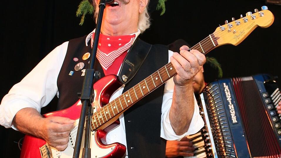 Auch am Freitag war super Stimmung am Ergoldinger Volksfest. Auch am Freitag war super Stimmung am Ergoldinger Volksfest.