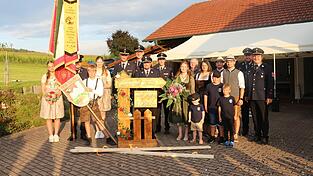 Gruppenfoto mit Patenbraut Julia Pongratz