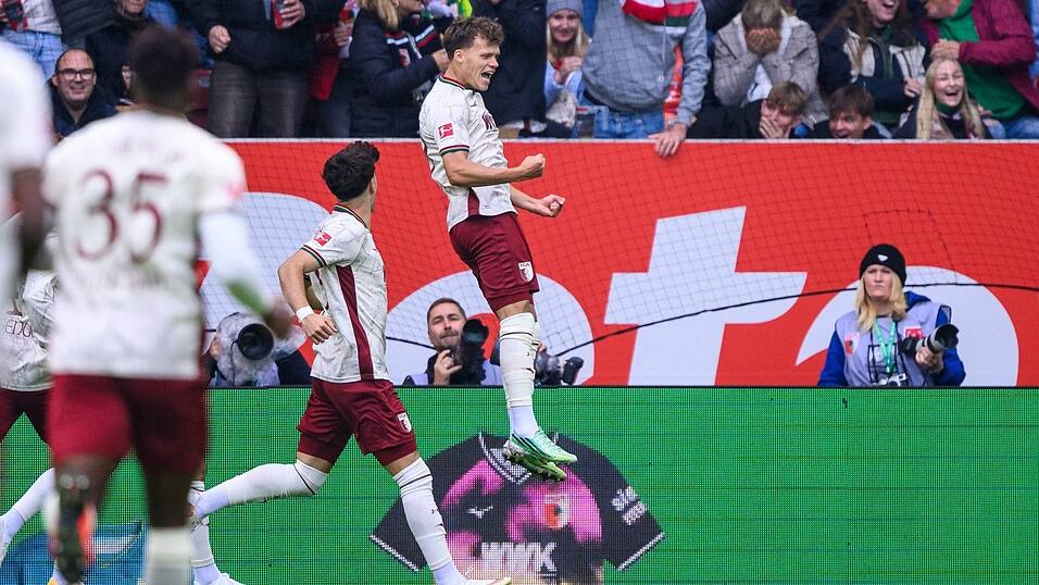 Robin Fellhauer jubelt über das schnellste Tor der Liga-Historie. Robin Fellhauer jubelt über das schnellste Tor der Liga-Historie.