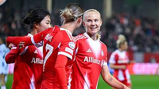 Pernille Harder (r) sorgte mit zwei Toren noch für die Wende beim Bayern-Spiel gegen Atlético Madrid. (Archivbild) Pernille Harder (r) sorgte mit zwei Toren noch für die Wende beim Bayern-Spiel gegen Atlético Madrid. (Archivbild)