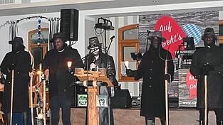 Der Haberermeister und seine grauslichen Gesellen wussten beim Ball allerhand zu berichten &uuml;ber die Geschehnisse im Ort.