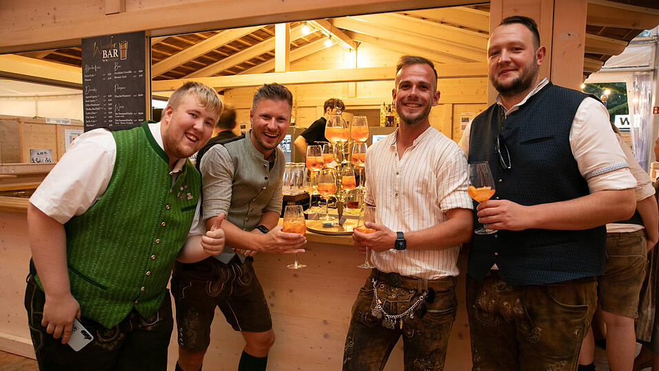 Die Partybilder vom Montag, 11. August, aus dem Festzelt Reisinger. Die Partybilder vom Montag, 11. August, aus dem Festzelt Reisinger.