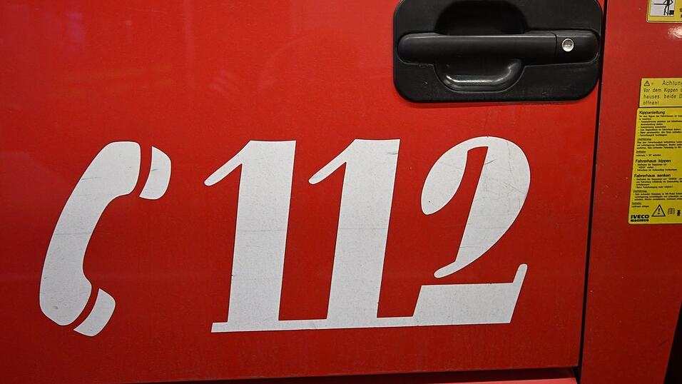 Ein 17-j&auml;hriger Bewohner musste bei dem Brand &uuml;ber den Balkon gerettet werden (Symbolbild).