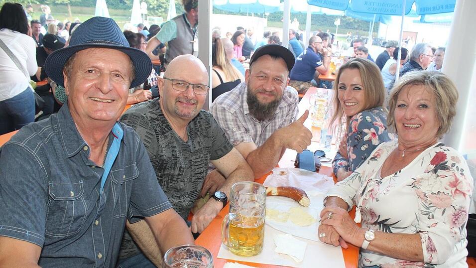 Zur Musik von Headless wurde ausgelassen gefeiert.