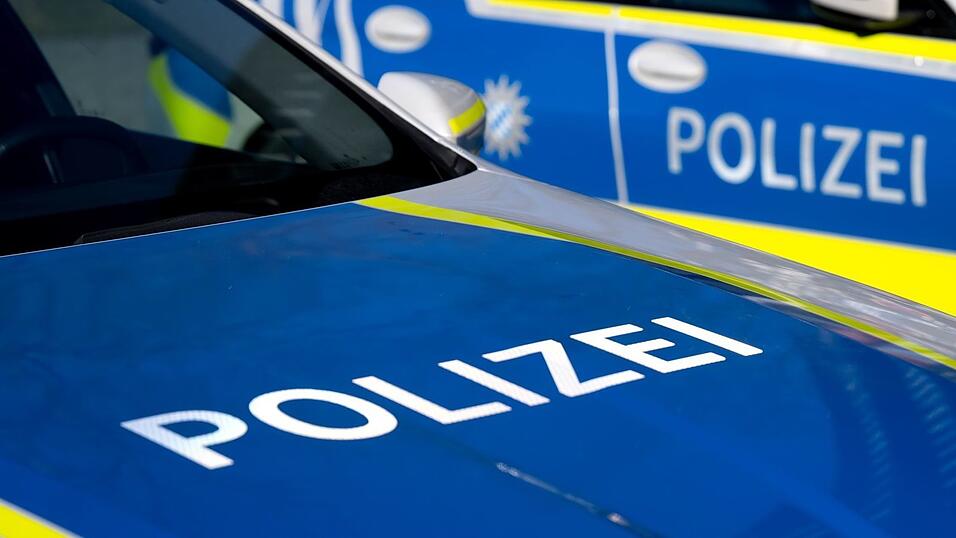 Die Polizei sicherte die Unfallstelle. (Symbolbild) Die Polizei sicherte die Unfallstelle. (Symbolbild)
