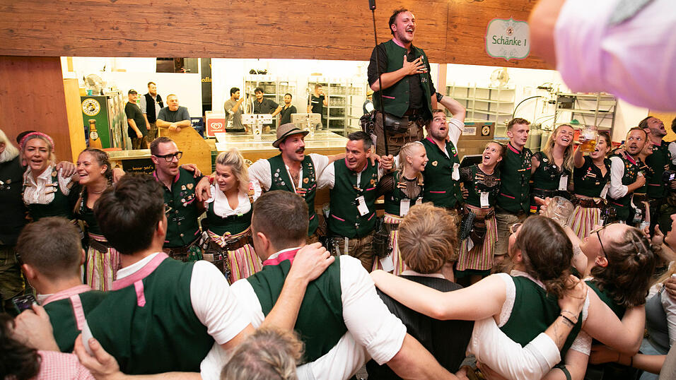 Die Partybilder vom Sonntag, 17. August, aus dem Festzelt Weckmann. Die Partybilder vom Sonntag, 17. August, aus dem Festzelt Weckmann.
