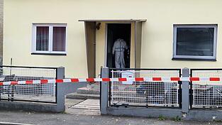Die Spurensicherung ist in einem Haus in Landau.