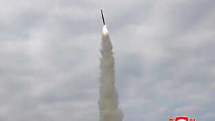 Kurz vor dem Trump-Besuch in Südkorea testet Nordkorea mehrere Marschflugkörper. Kurz vor dem Trump-Besuch in Südkorea testet Nordkorea mehrere Marschflugkörper.