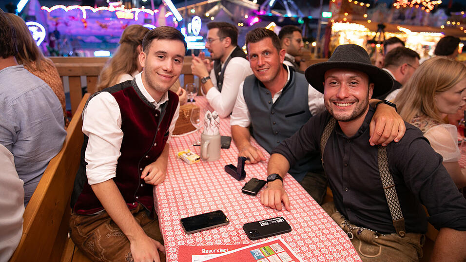 Die Partybilder vom Donnerstag, 14. August, aus dem Festzelt Krönner. Die Partybilder vom Donnerstag, 14. August, aus dem Festzelt Krönner.