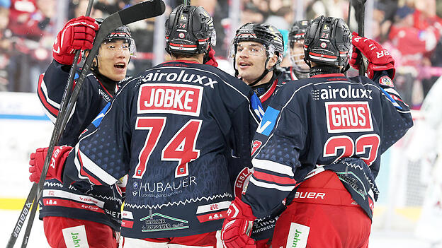 Mit dem 5:3-Heimsieg gegen die Bietigheim Steelers hat der EV Landshut ordentlich Grund zum Jubeln. Denn mit den drei Punkten haben die Niederbayern Platz drei erst einmal gefestigt.