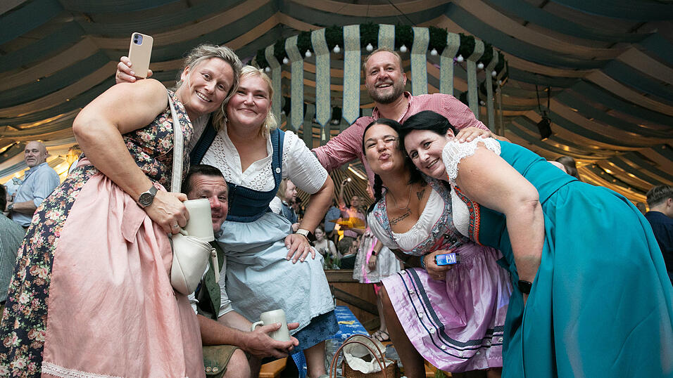 Die Partybilder vom Freitag, 15. August, aus dem Festzelt Wenisch. Die Partybilder vom Freitag, 15. August, aus dem Festzelt Wenisch.
