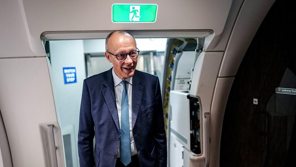 Auf seiner Asien-Reise ist der Kanzler auch mit dem Thema Steinmeier-Nachfolge befasst.
