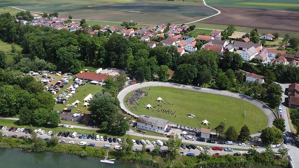 Am Wochenende geht es auf der Zementbahn in Niederpöring wieder rund. Am Wochenende geht es auf der Zementbahn in Niederpöring wieder rund.