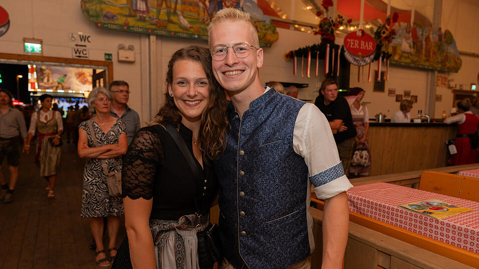 Die Partybilder vom Montag, 21. August 2023, aus dem Festzelt Greindl. Die Partybilder vom Montag, 21. August 2023, aus dem Festzelt Greindl.