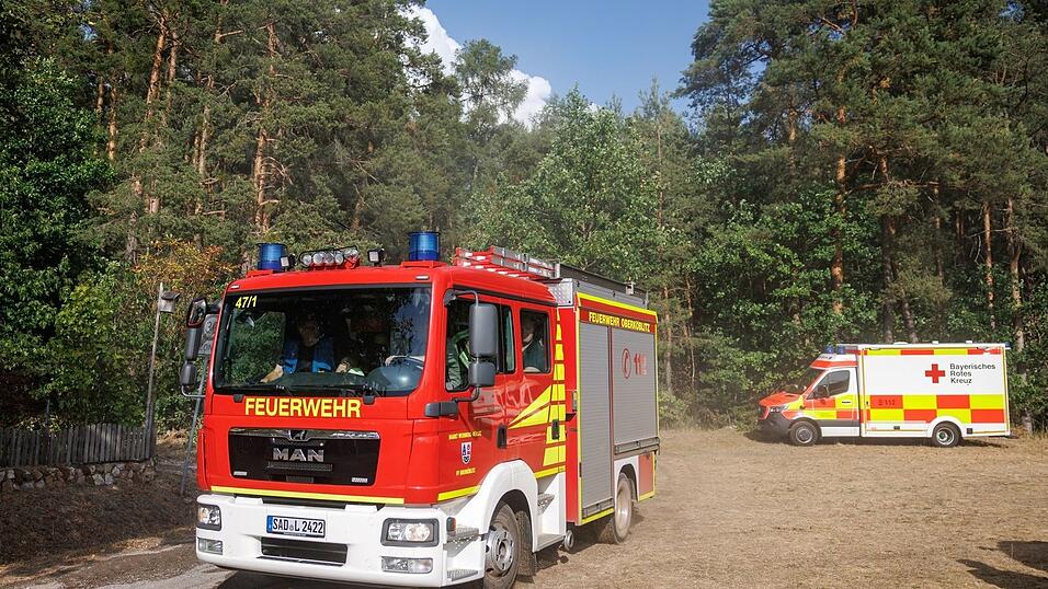 Ein Gro&szlig;aufgebot der Feuerwehr war bei dem Waldbrand bei Holzhammer im Einsatz.