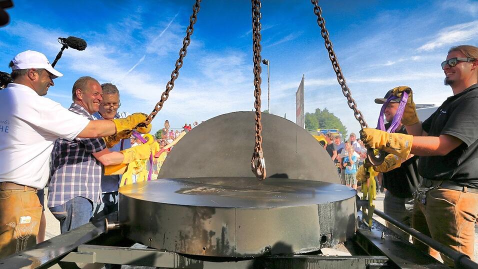 Die Spannung steigt: Der Burger wird zubereitet.