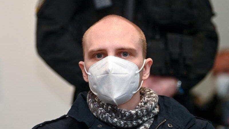 Lebenslange Haft mit anschließender Sicherungsverwahrung: Das Urteil gegen Stephan Balliet ist gefallen. Lebenslange Haft mit anschließender Sicherungsverwahrung: Das Urteil gegen Stephan Balliet ist gefallen.