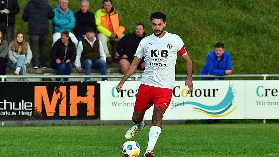 Kapitän Michael Lamecker hält dem ASV die Treue. Kapitän Michael Lamecker hält dem ASV die Treue.