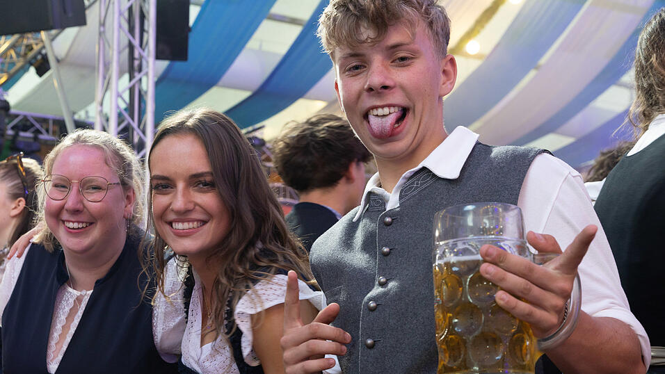 Die Partybilder vom Dienstag, 11. August, aus dem Festzelt Wenisch. Die Partybilder vom Dienstag, 11. August, aus dem Festzelt Wenisch.