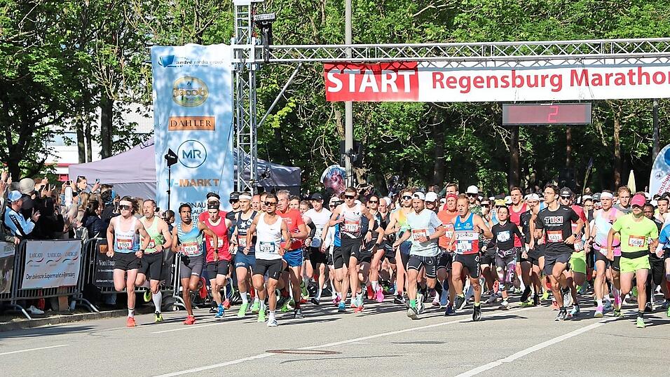 &Uuml;ber 7.200 Laufbegeisterte traten am Sonntag beim Massenstart an. Ein neuer Rekord f&uuml;r den Regensburg Marathon.