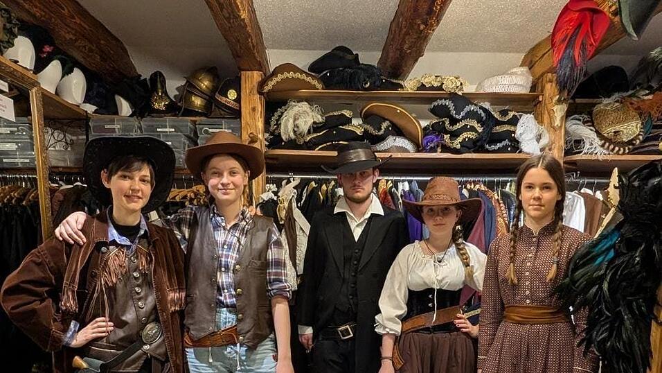 Das neue Theaterstück ist ein Western. 