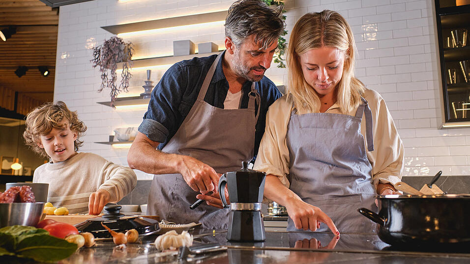 Ruhig auch mal daheim zusammen kochen, appelliert Ludwig Aum&uuml;ller- weils Spa&szlig; macht und Kinder so den urspr&uuml;nglichen Geschmack von Lebensmitteln kennenlernen.