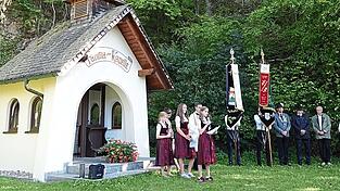 Bei der Andacht an der Fatimakapelle sprachen die Jugendlichen die Fürbitten. Bei der Andacht an der Fatimakapelle sprachen die Jugendlichen die Fürbitten.
